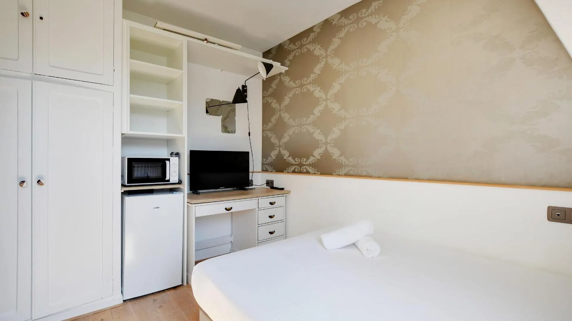 Marais - Rosiers Charming Apartment 2 Peoples location